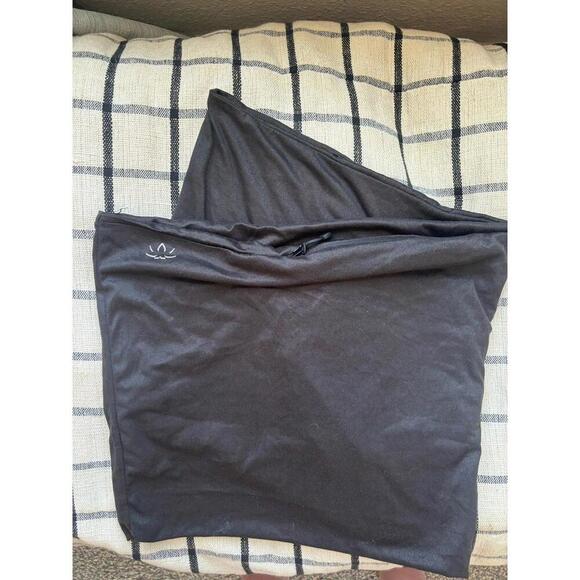 Beyond Yoga Accessories - Beyond Yoga dark grey infinity scarf one size. EUC